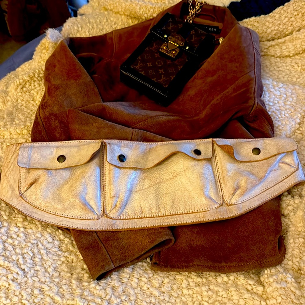 Bed Stū, waist bag.